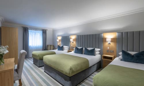 Killarney Heights Hotel, Room