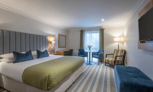 Killarney Heights Hotel, Room