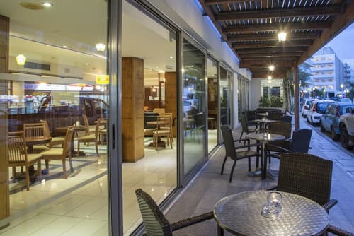 Manousos City Hotel, Lobby