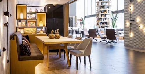 Hotel ILUNION Barcelona, Lobby