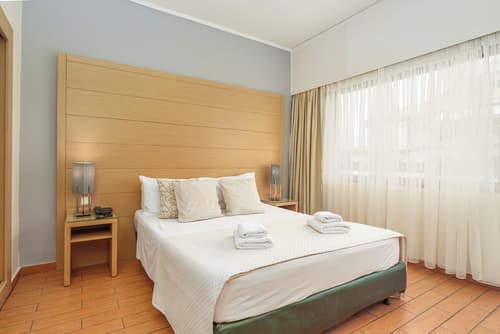 Parnon Hotel, Room