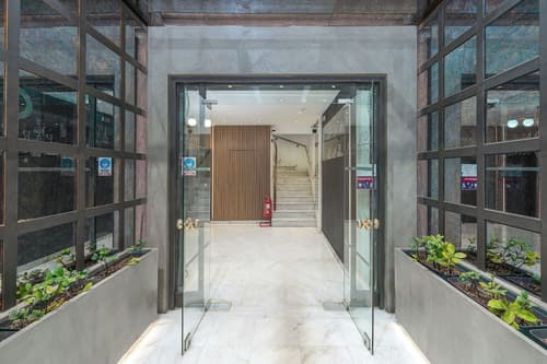 Parnon Hotel, Reception