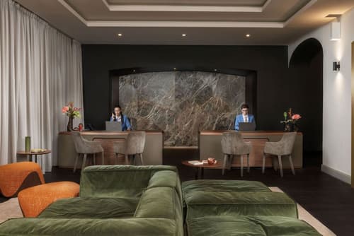 Anna Grand Hotel, Reception