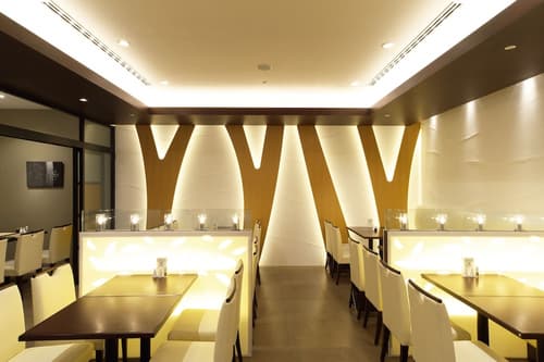 Tokyo Green Palace, Restaurant