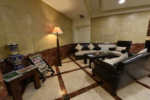 Asal Hotel, Lobby sitting area