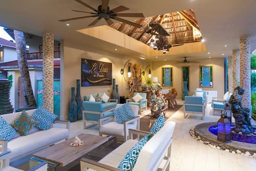 Le Duc de Praslin, Lobby sitting area