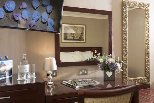 The Savoy Jersey, Room