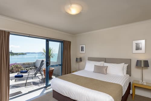 Blue Pacific Quality Apartments, Room