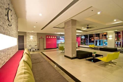 Sunshine Vista, Lobby sitting area