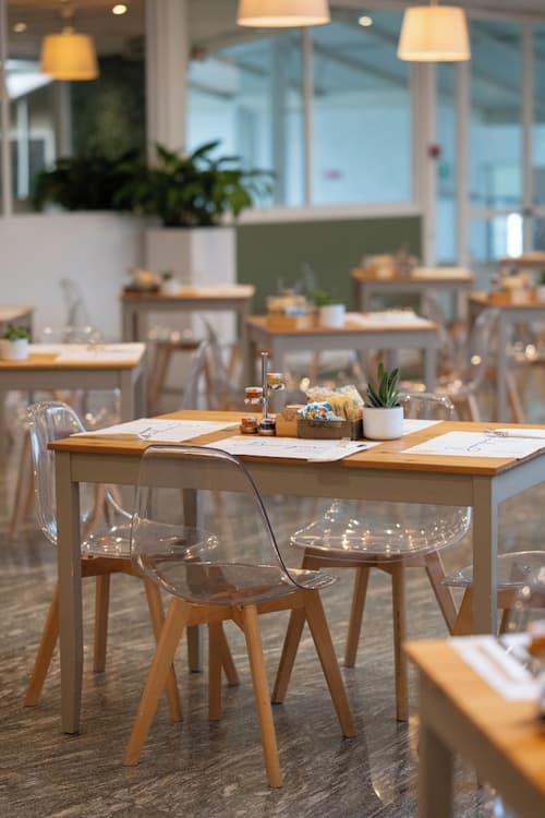 Riva del Sole, Breakfast area