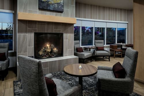 Hyatt Place Fairbanks, Lobby