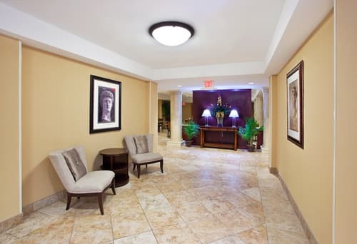 Holiday Inn Express Hotel & Suites Niagara Falls by IHG, Lobby