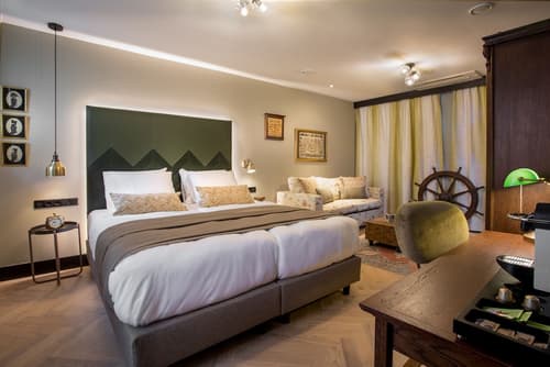 The Hendrick's Hotel, Room