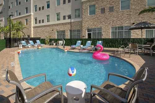 Hampton Inn Miami - Airport East, FL, Pool