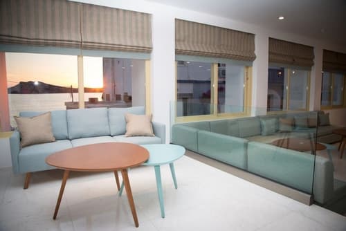 Zephyros Hotel, Lobby sitting area