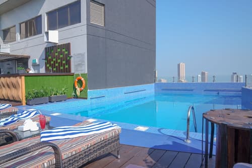 Ramada Encore by Wyndham Kuwait Downtown, Outdoor pool