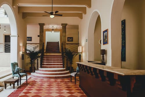 Hotel Merida, Reception