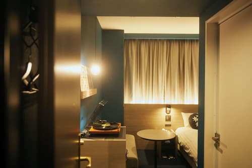 Hotel She, Osaka, Room