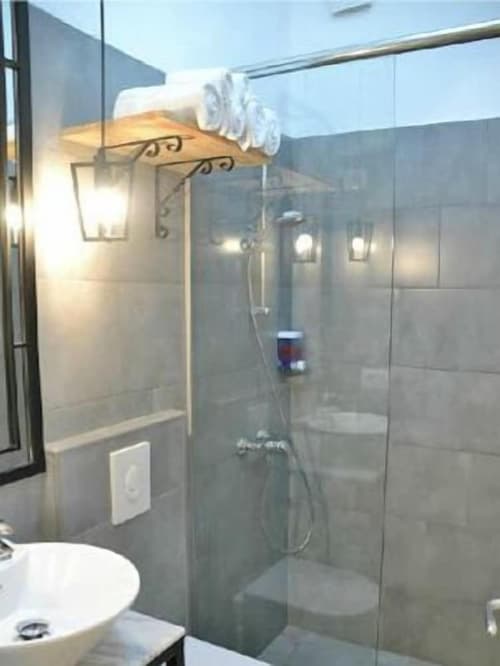 Hotel Antigone, Room