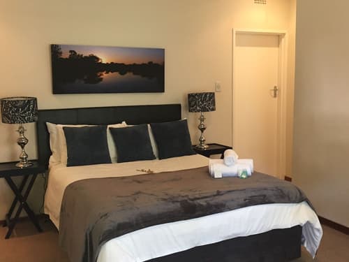 The Pecan Tree, Room