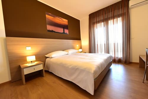 Trip Room & Breakfast, Primary image