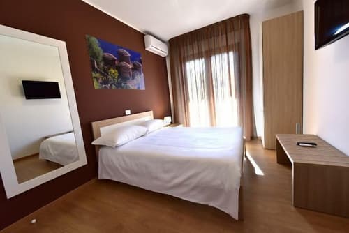 Trip Room & Breakfast, Room