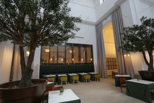 Parador de Lleida, Dining