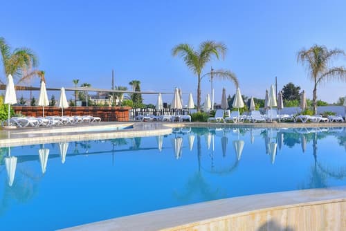 Lebay Beach Hotel, Pool