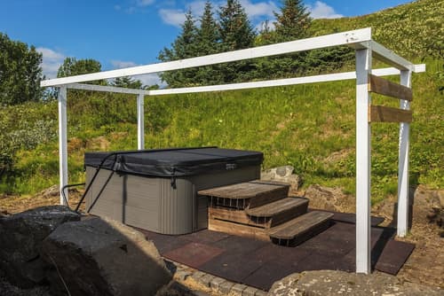Hestheimar, Outdoor spa tub