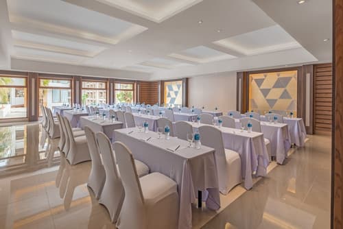 Henann Crystal Sands Resort, Meeting facility