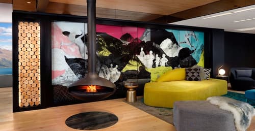 QT Queenstown, Lobby