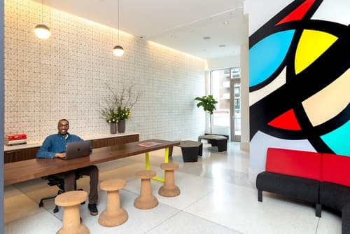 Pod Times Square, Concierge desk