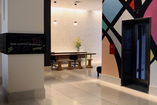 Pod Times Square, Lobby