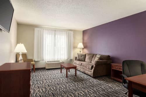 Baymont by Wyndham Springfield I-44, Room