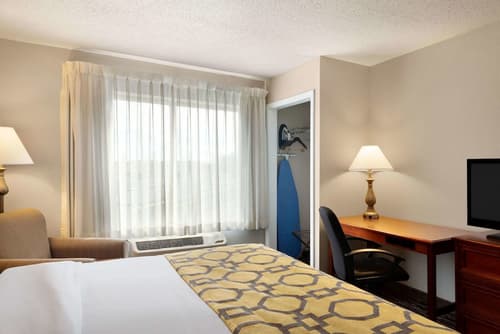 Baymont by Wyndham Springfield I-44, Room