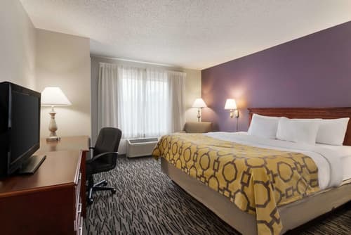 Baymont by Wyndham Springfield I-44, Room