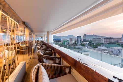 Mercure Phuket Patong Journeyhub, Restaurant