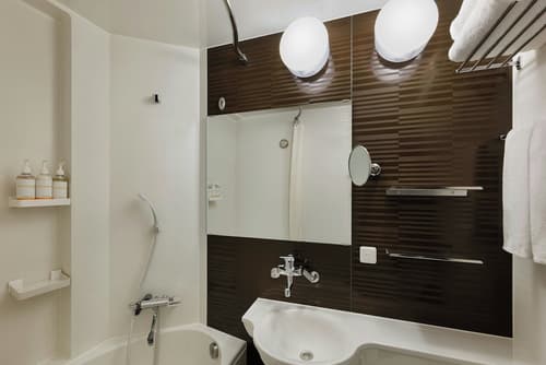 Four Points Flex by Sheraton Shin Osaka, Bathroom