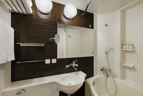 Four Points Flex by Sheraton Shin Osaka, Bathroom