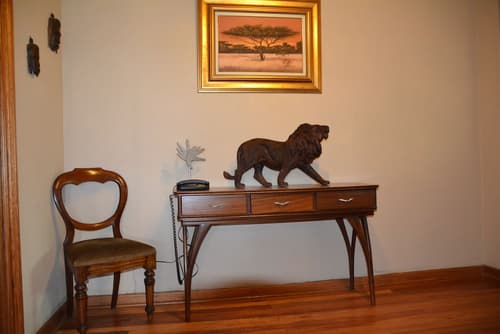 Thaba Tsweni Lodge and Safaris, Interior entrance