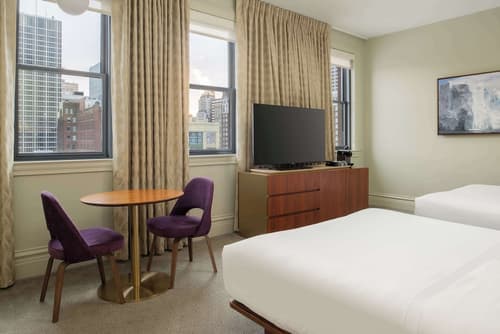 Hotel Savoy Kansas City, Tapestry Collection by Hilton, Room