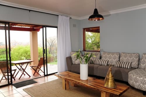 The Salt House, Lobby lounge