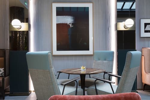 Maison Breguet, Lobby sitting area