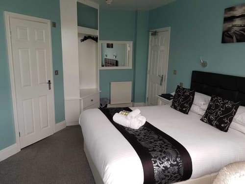 OYO Minerva Guesthouse, Room