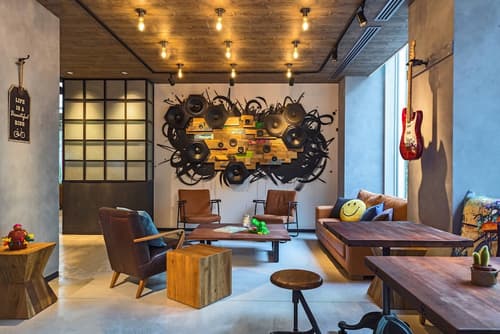 Moxy Osaka Honmachi, Lobby