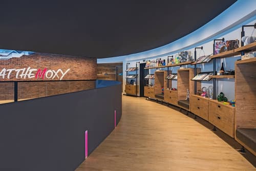Moxy Osaka Honmachi, Lobby