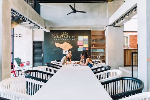 Cara Cara Inn, Interior entrance