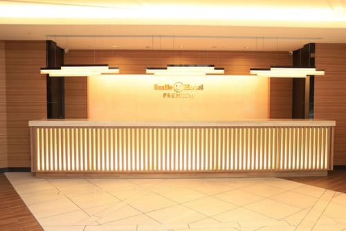 Smile Hotel Premium Osaka Hommachi, Reception