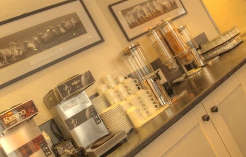 Tongadale Hotel, Interior