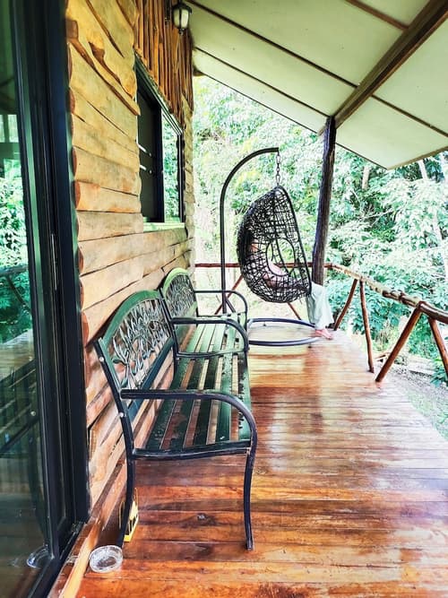 Bansuanphutarn, Room